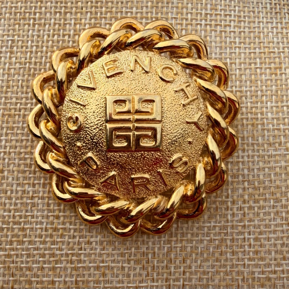 Vintage Givenchy Lux Logo Brooch Matte Gold - Picture 1 of 9